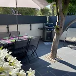 Key Largo 2p Avec Pkg Clim Grande Terrasse Avec Jacuzzi Proche Port Et Semesterbostad