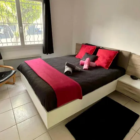 Semesterbostad Key Largo 2p Avec Pkg Clim Grande Terrasse Avec Jacuzzi Proche Port Et *