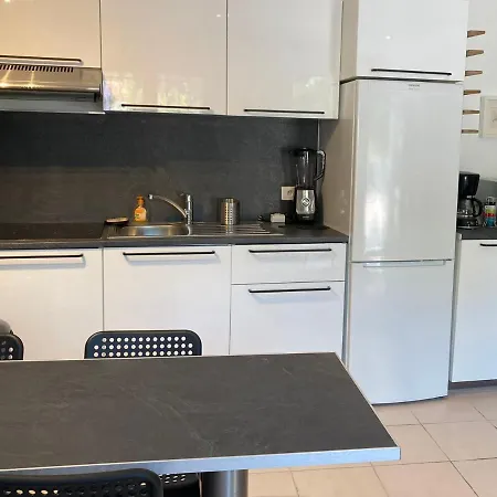 Prázdninový dům Key Largo 2p Avec Pkg Clim Grande Terrasse Avec Jacuzzi Proche Port Et Bandol