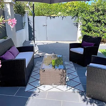 Key Largo 2p Avec Pkg Clim Grande Terrasse Avec Jacuzzi Proche Port Et Tatil Evi